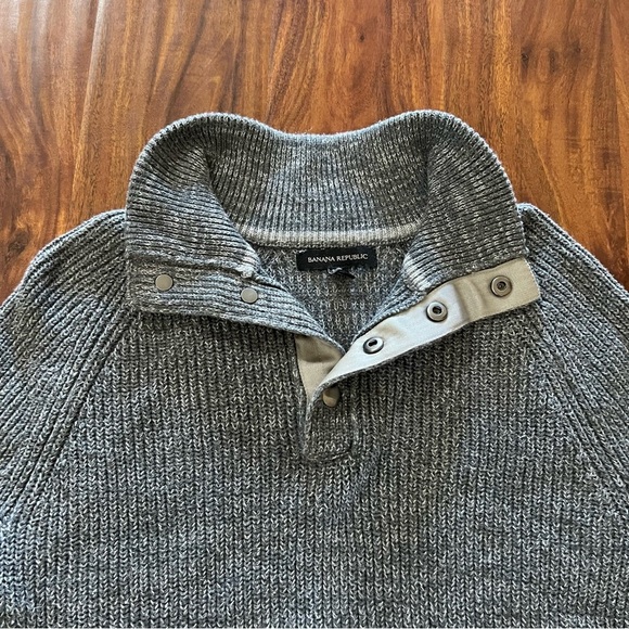 Banana Republic Men's Gray Ribbed Knit Mock Neck Long Sleeve Sweater size medium - Picture 7 of 11